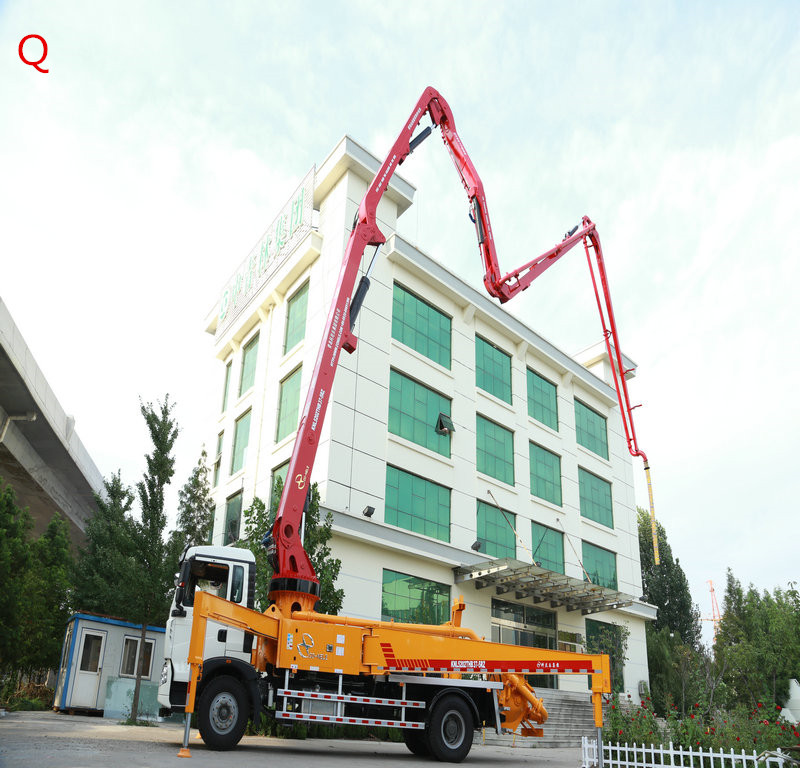 小型混凝土泵車，混凝土泵車，天泵，小型泵車