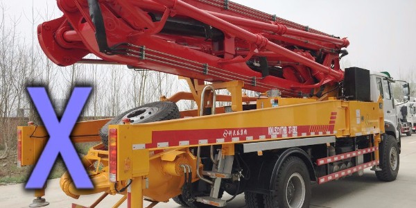 小型泵車—澆注時，所泵送的骨料出現(xiàn)空隙該咋辦？