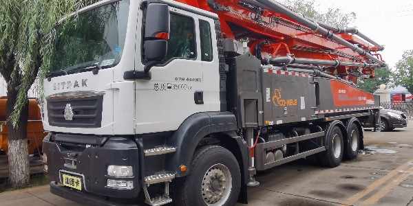 科尼樂(lè)汕德卡52米泵車(chē) 科尼樂(lè)汕德卡52米泵車(chē)