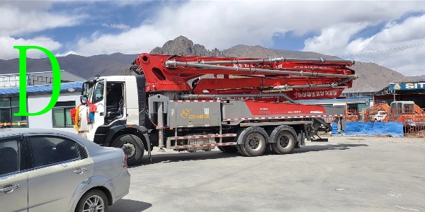 小型混凝土泵車應(yīng)怎樣保養(yǎng)更有利于延長使用壽命？