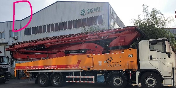 特殊環(huán)境下，小型混凝土泵車(chē)手應(yīng)如何操作？