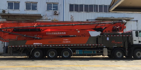 混凝土泵車出料速度有個理論排量與實(shí)際排量