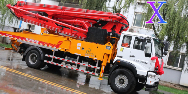 科尼樂(lè)小型混凝土泵車(chē)施工操作注意事項(xiàng)有哪些