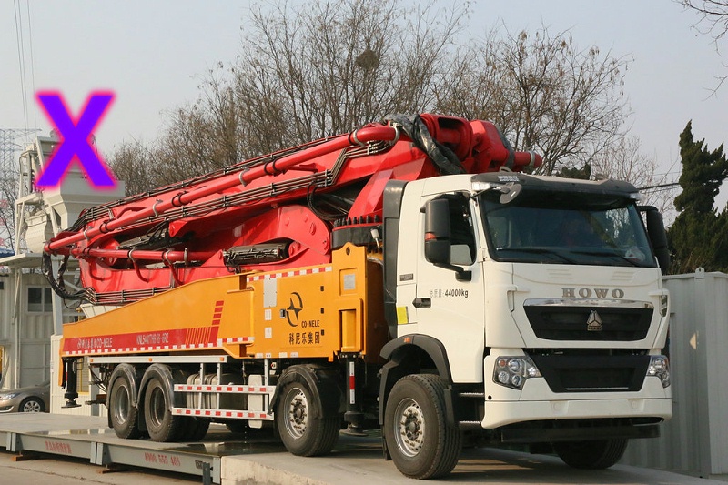 青島小型混凝土泵車價(jià)格 (1)